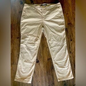 Lauren Ralph Lauren khaki pant/chino 16. Flat front. Classic!